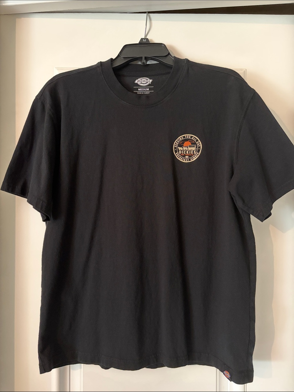 Dickies Black Short Sleeve Tee with covered wagon graphics Mens size M